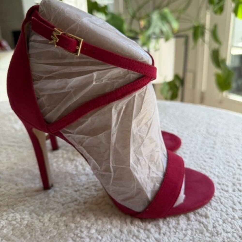 NWT Michael Kors Antonia Suede Sandals Size 6.5